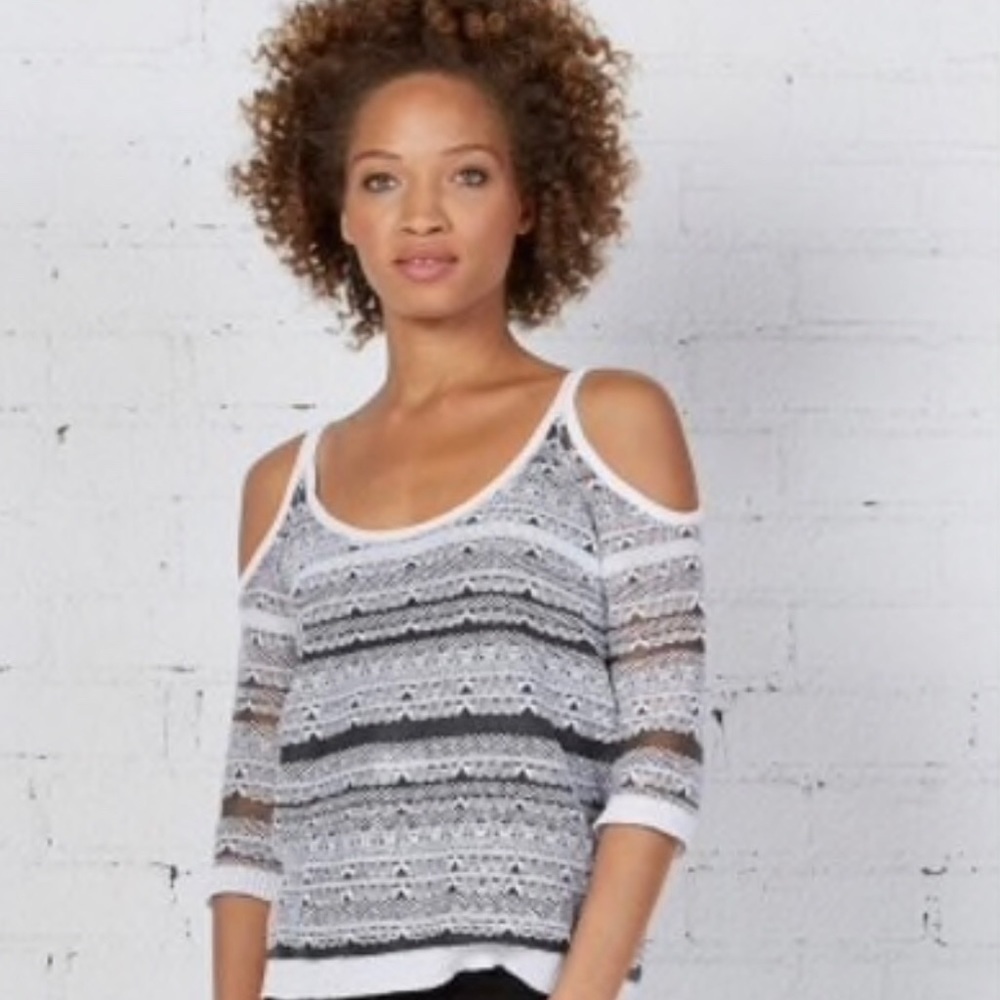 Anthropologie Bailey 44 Gray And White Cold Shoulder Oasis Sweater SZ XS